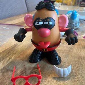 The Incredibles Mr. Potato Head Figure - Red, Black & Pink